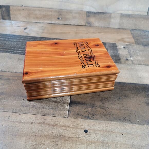 New American Bible Remembrance Edition in Cedar Box - Picture 2 of 12